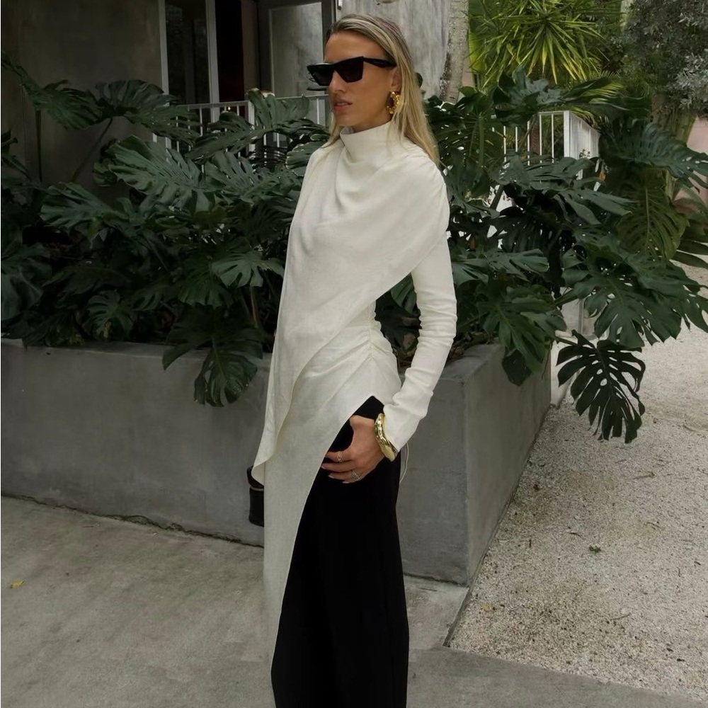 Helsa NWOT The Wilhelmina Cape Top - Picture 3 of 14